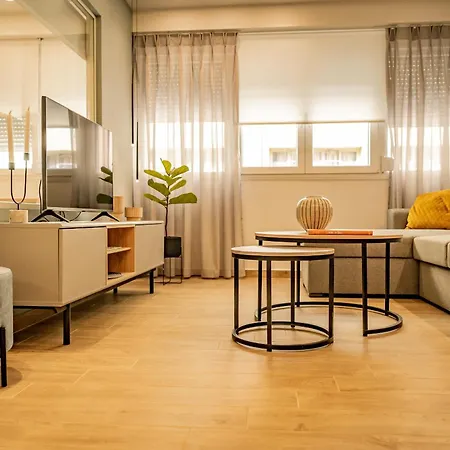 Urban Luxury Apartment *