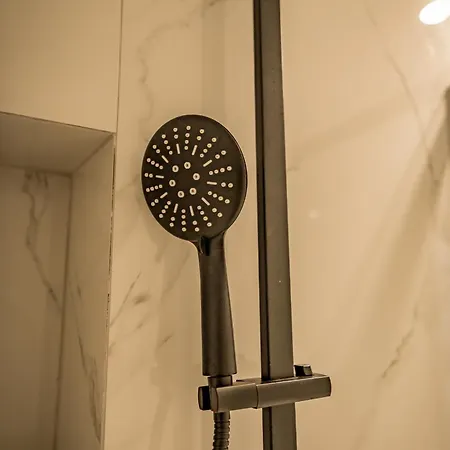 Urban Luxury Apartment *