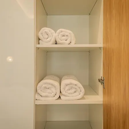 Urban Luxury Apartment *