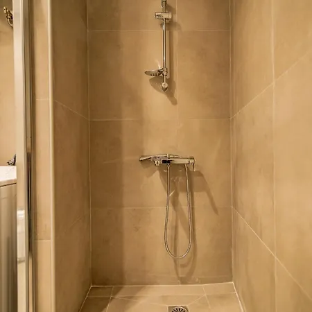 Urban Luxury Салоники